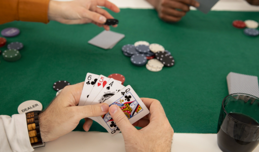 "Poker illustration showing Omaha game with 4, 5, and 6 hole cards on the table."